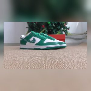 Nike Dunk Low WMNS Green Paisley Unboxing Review & On Feet