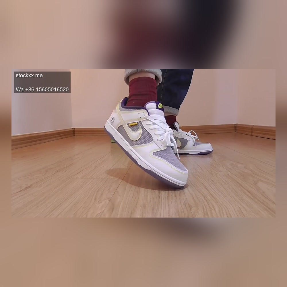 Union x Nike Dunk Low Lakers On Foot
