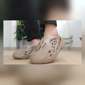 Yeezy Foam Runner Mist On Foot Review