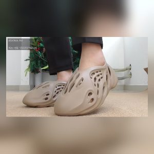 Yeezy Foam Runner Mist On Foot Review