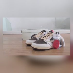 Travis Scott x Air Jordan 1 Low Reverse Mocha Unboxing Review & On Feet
