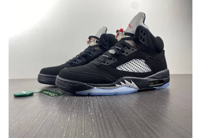 Air Jordan 6 845035-003 - Image 2